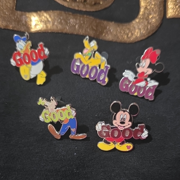Disney Accessories - 2011 Disney Fab 5 Set Of Good Series Character Pins